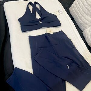 FABLETICS SPORTS BRA & LEGGING SET